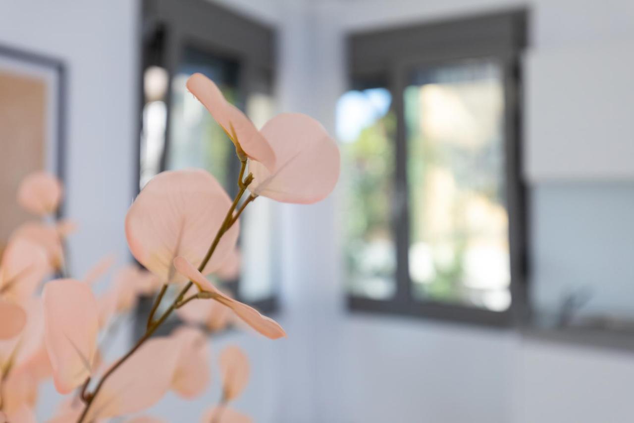 Angelana Luxury Apartments Rhodes City Esterno foto